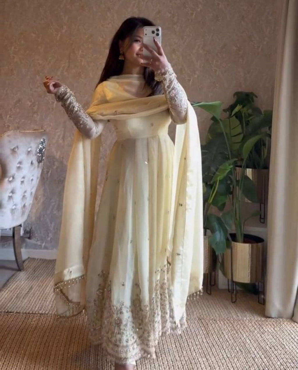 Roux – Soft Ivory Embroidered Anarkali Set